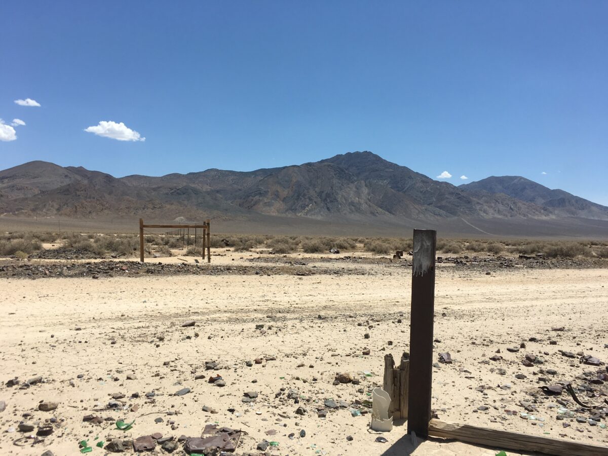 Mina Nevada – Ghost town beauty under Pilot Mountains